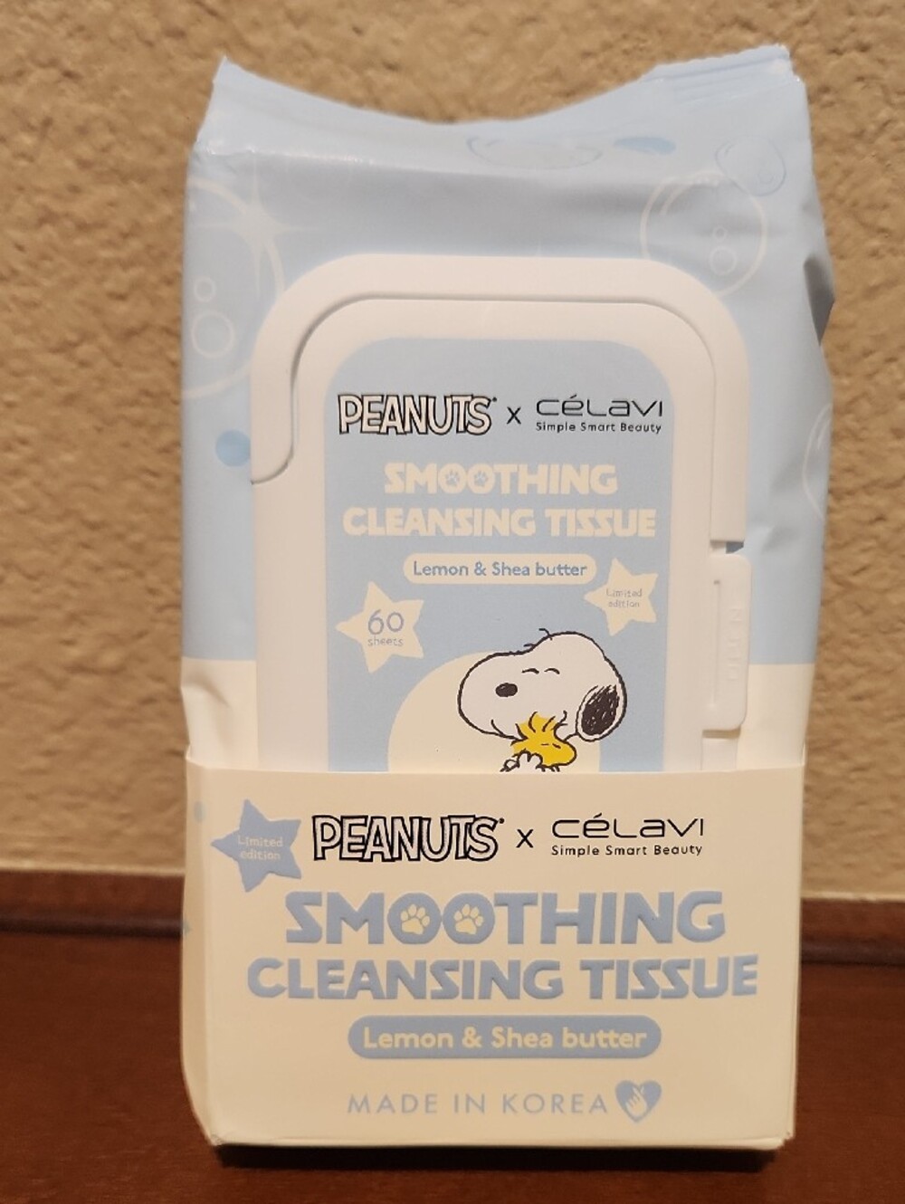 Peanuts Snoopy Lip Balm, Cleansing Wipes & Jewelry Travel Case - Picture 5 of 6